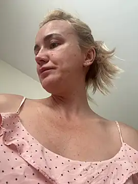Chatroom XXX en direct de DianaNatur