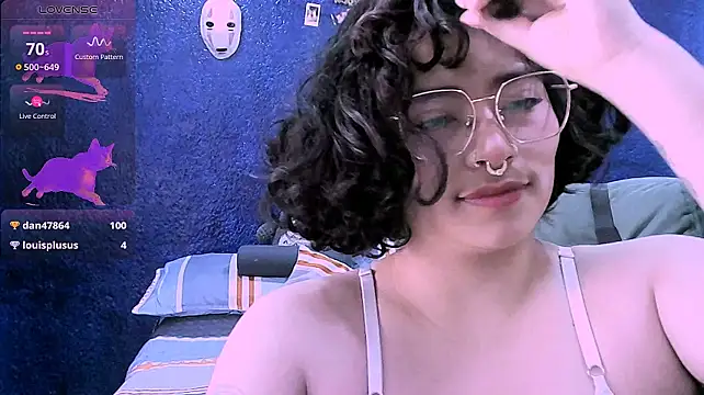 عرض كام NinaYellow