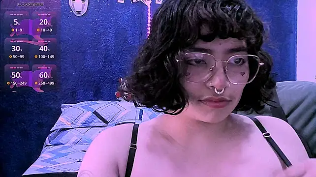 NinaYellow Pertunjukan Webcam