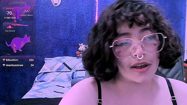 NinaYellown Webbikameraesitys