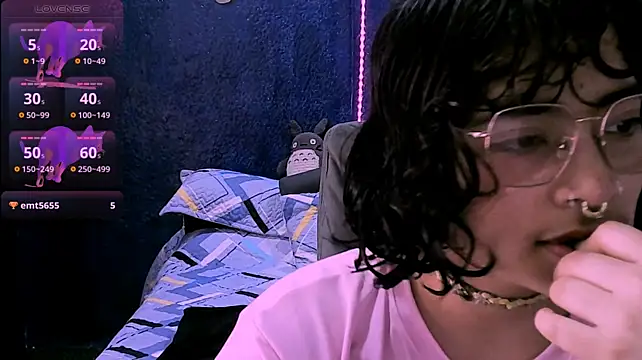 NinaYellow Pertunjukan Webcam