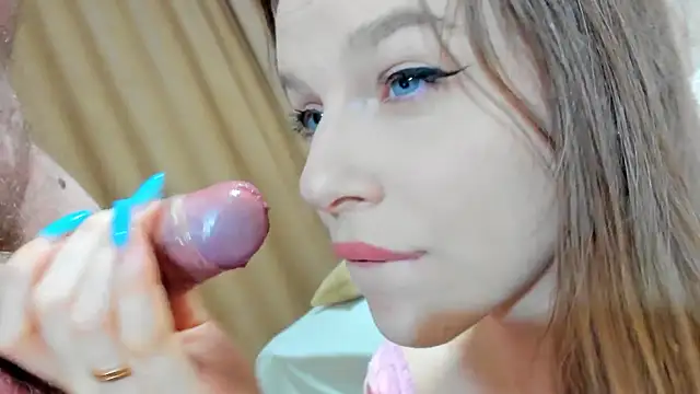 Mila_Polly_and_Forester_ Webcam show