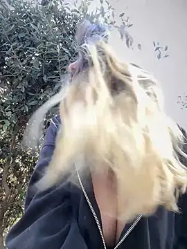 Enyeld_ruru's Webcam Show