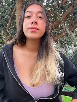 Enyeld_ruru Show Webcam