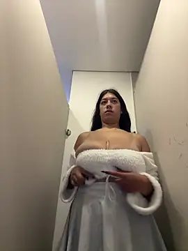 Enyeld_ruru Webcam-Show