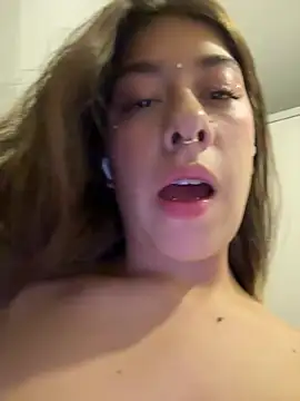 Show modela Enyeld_ruru na web-kameri
