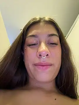 Show modela Enyeld_ruru na web-kameri