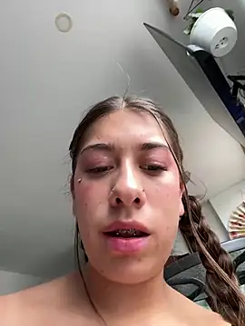 Enyeld_ruru's Webcam Show