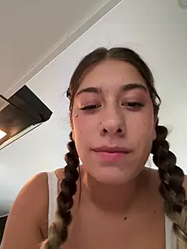 Enyeld_ruru Show in webcam