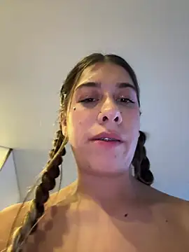 Enyeld_ruru Show in webcam