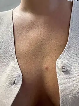 Hii_Lolla: διαδικτυακό σόου στην κάμερα