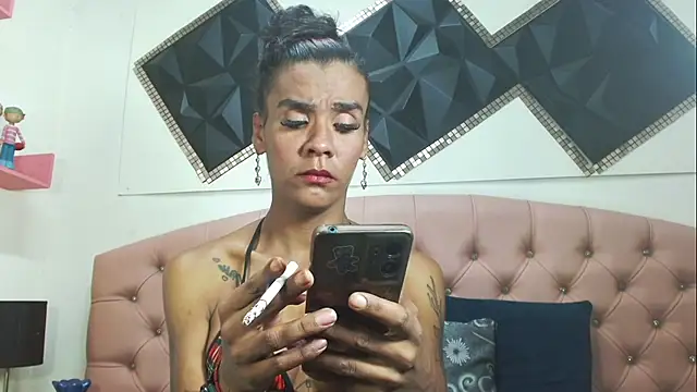 andrea_safeira_doll Show in webcam