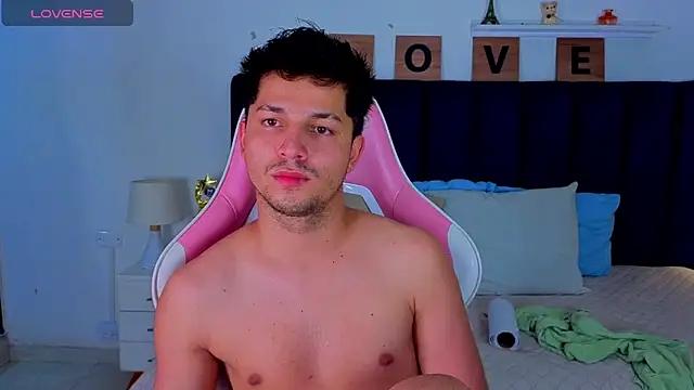 عرض كام Issac_james_