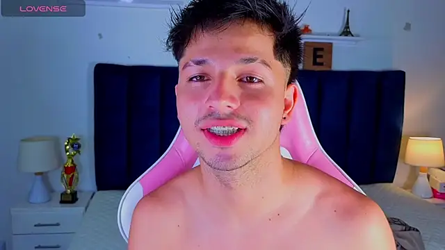 عرض كام Issac_james_