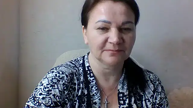 غرفة دردشة Cassie_Stefana المباشرة