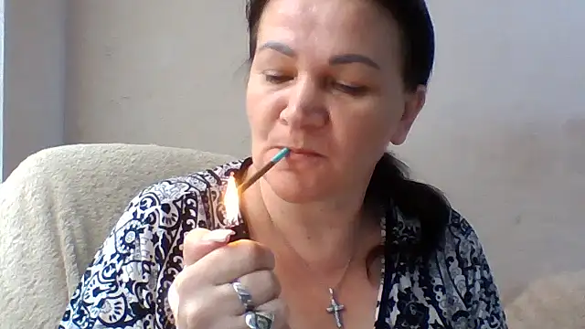 Cassie_Stefana – Naživo chatovacia miestnosť