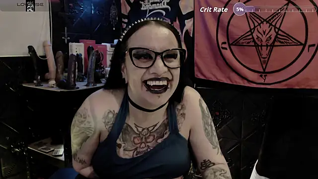 Evil_Queen_666 élő XXX-chatje