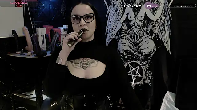 צ'אט XXX בשידור חי של Evil_Queen_666