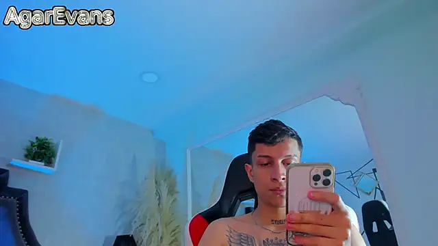 Show modela AgarEvans na web-kameri