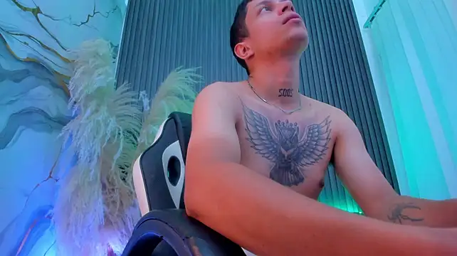 Show modela AgarEvans na web-kameri