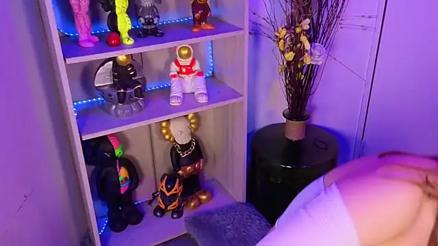 EmilyMiller_ Show Webcam