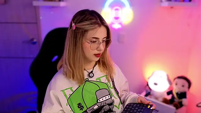 Онлайн чат XXX EmilyMiller_