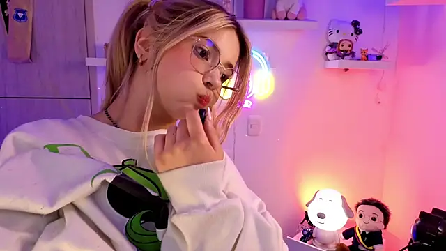 Онлайн чат XXX EmilyMiller_