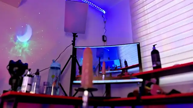 EmilyMiller_'s Webcam Show