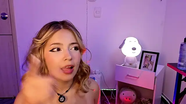 Živý XXX chat EmilyMiller_