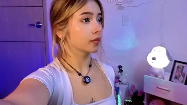 Chat +18 de EmilyMiller_ ao vivo