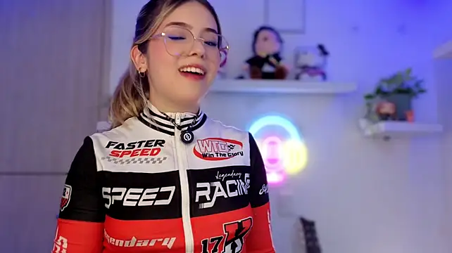 EmilyMiller_'s Webcam Show