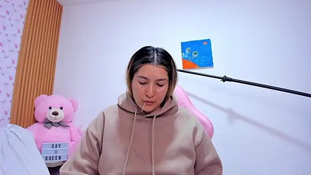 دردشة Soyqueen الجنسية المباشرة