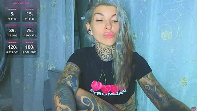 tattooedBabyy 网络视讯表演