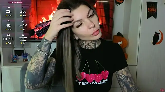 tattooedBabyy 网络视讯表演
