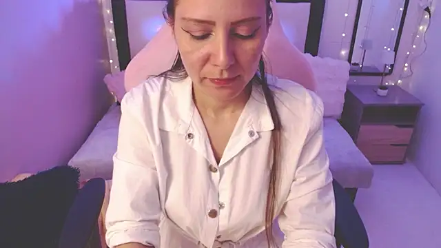 camila_delarosa élő XXX-chatje