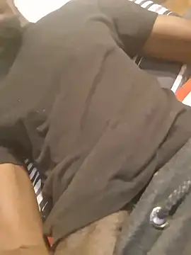הופעת וובקאם של chocolatemeatstick25