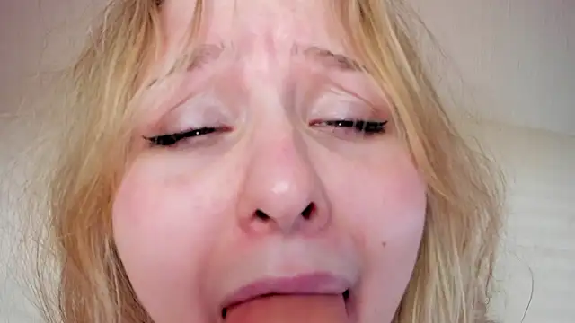 teencute's Webcam Show