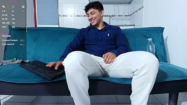 jacques_cardiet Adlı Modelin Web Kamerası Şovu