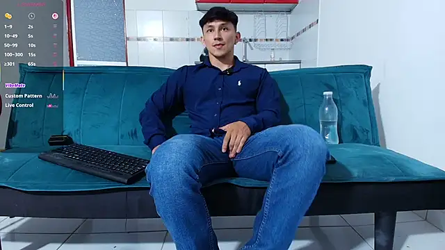 jacques_cardiet Show in webcam