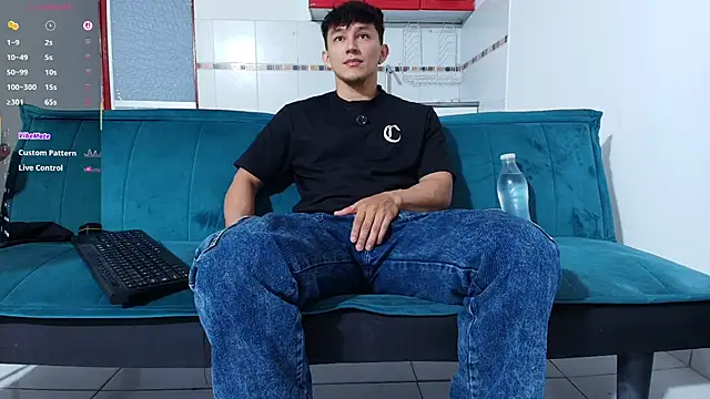 jacques_cardiet Adlı Modelin Web Kamerası Şovu
