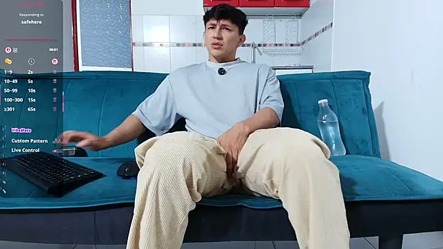 jacques_cardiet Pertunjukan Webcam