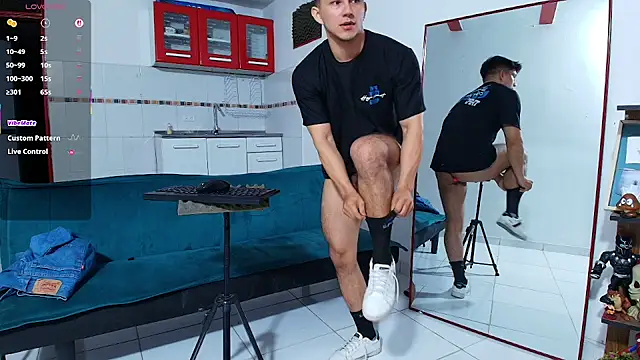 Pokazy przed kamerką – jacques_cardiet