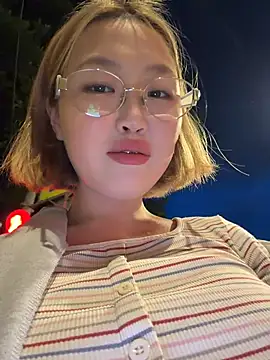 Pertunjukan Kamera Web Aiko_Yumi