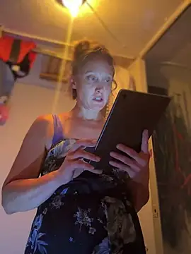 Živá chatovací místnost SexyB214