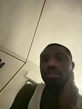 Bigdickbobby91 webkamerás műsora