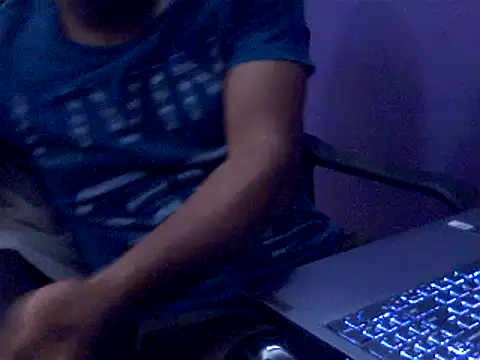 akinston Webcam show