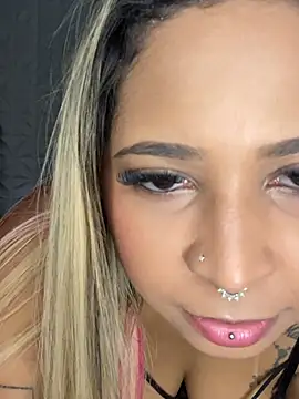 Show de sarah_sp10 na webcam