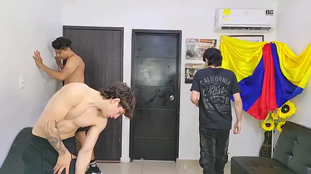 Masters_sexx: διαδικτυακό σόου στην κάμερα