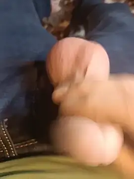 massive_cum's Webcam Show