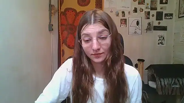 SweetyBabyDemon Adlı Modelin Canlı XXX Sohbeti